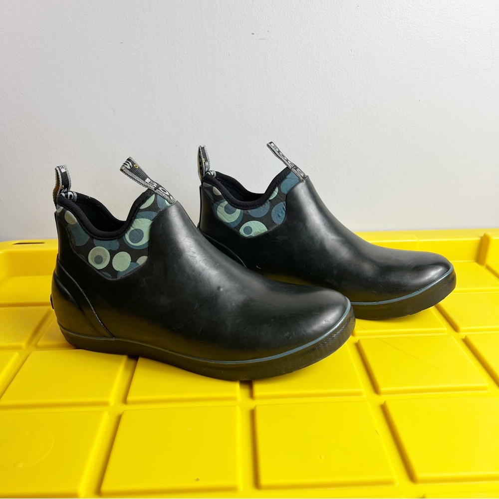 BOGS Black Turquoise Mattie Bubbles Insulated Ankle Booties Size 8